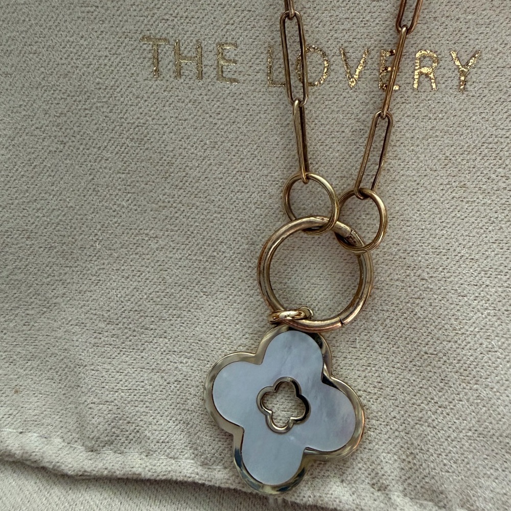 The Lovery Mother of pearl Gold Clover Necklace